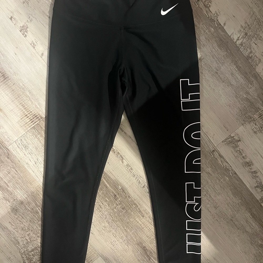 Just Do It. Size M Women’s Nike Leggings